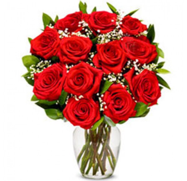 Gorgeous Red Roses Bunch in a Glass Vase